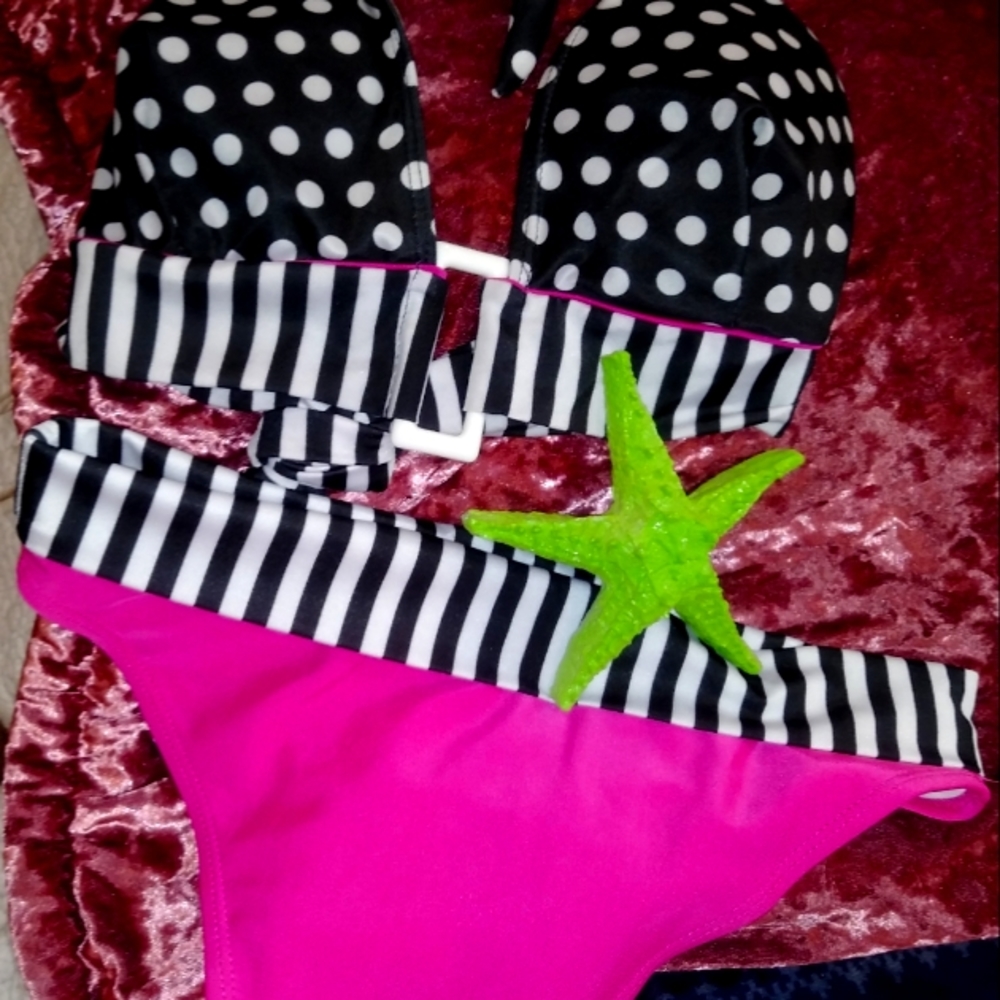 Bikini Babes...